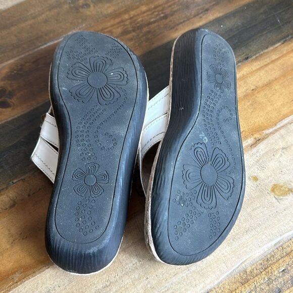 Cliffs by White Mountain Sandals - Picture 6 of 7